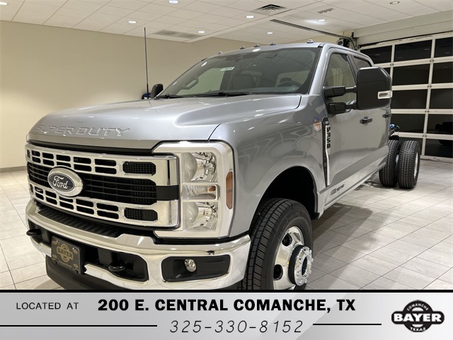 2026 Ford F-350 Super Duty Chassis Cab XLT's photo