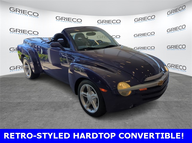 2004 Chevrolet SSR photo 2