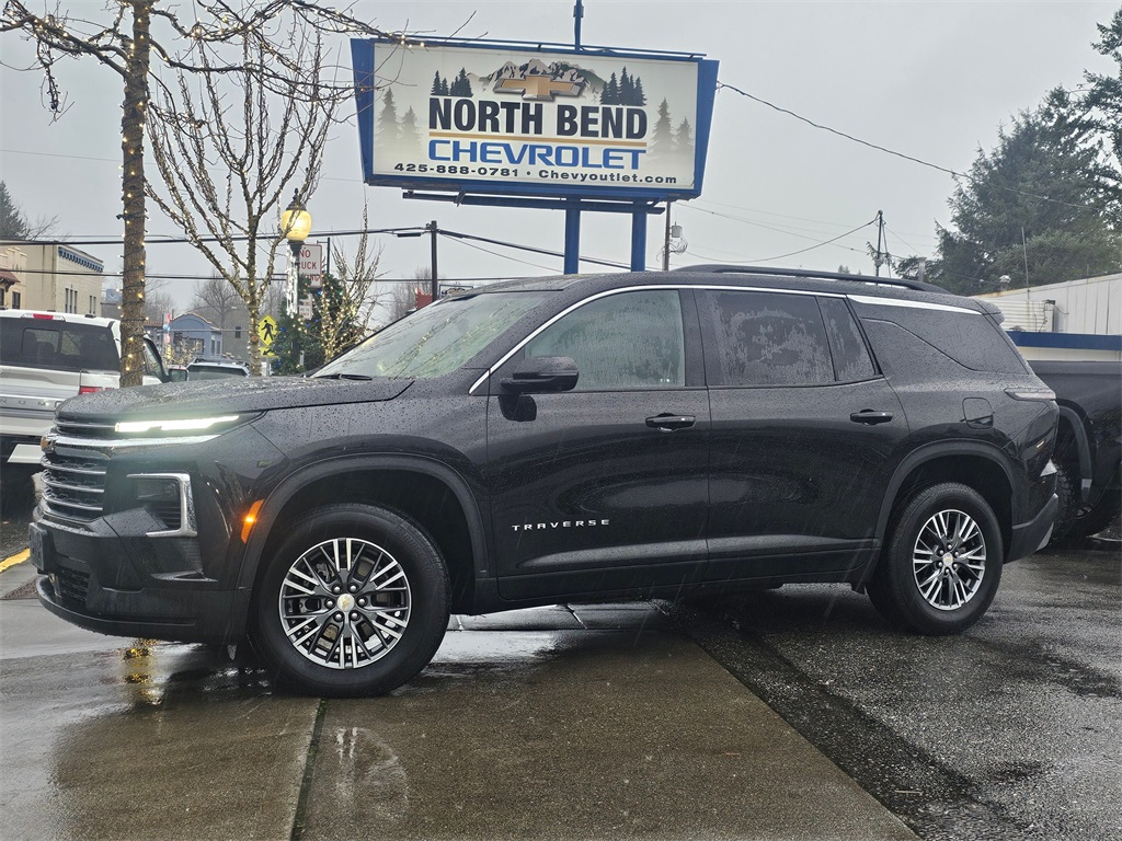 2024 Chevrolet Traverse 2LT's photo