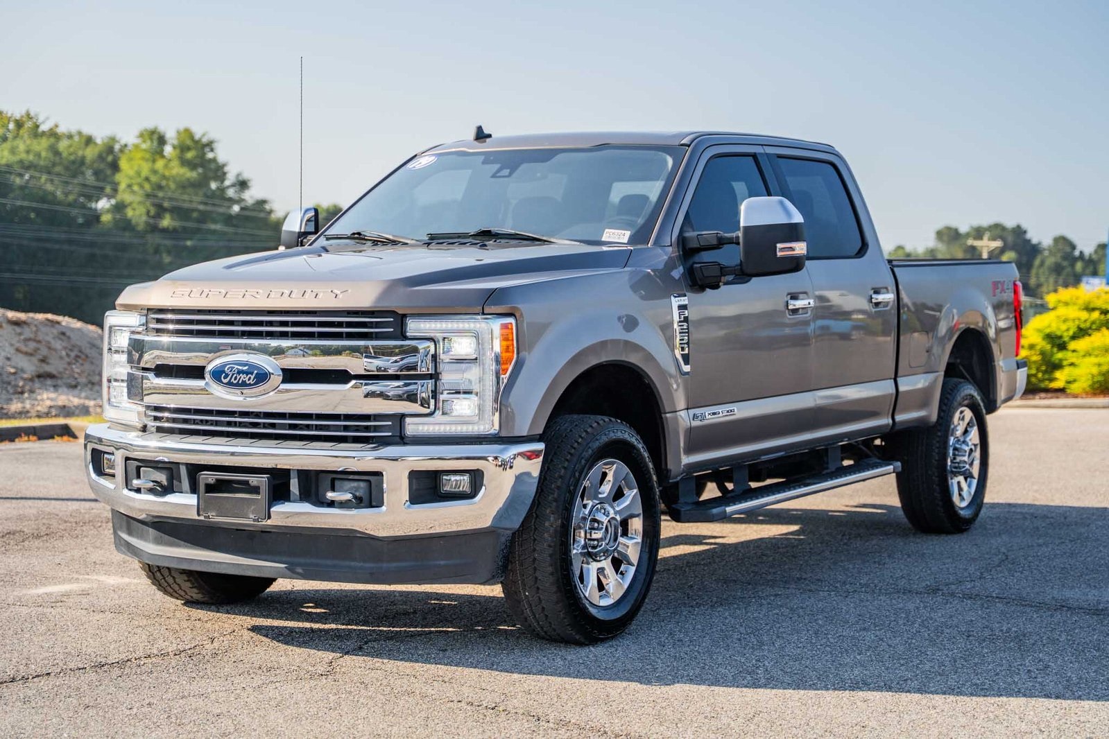 2019 Ford F-250 Lariat photo 2