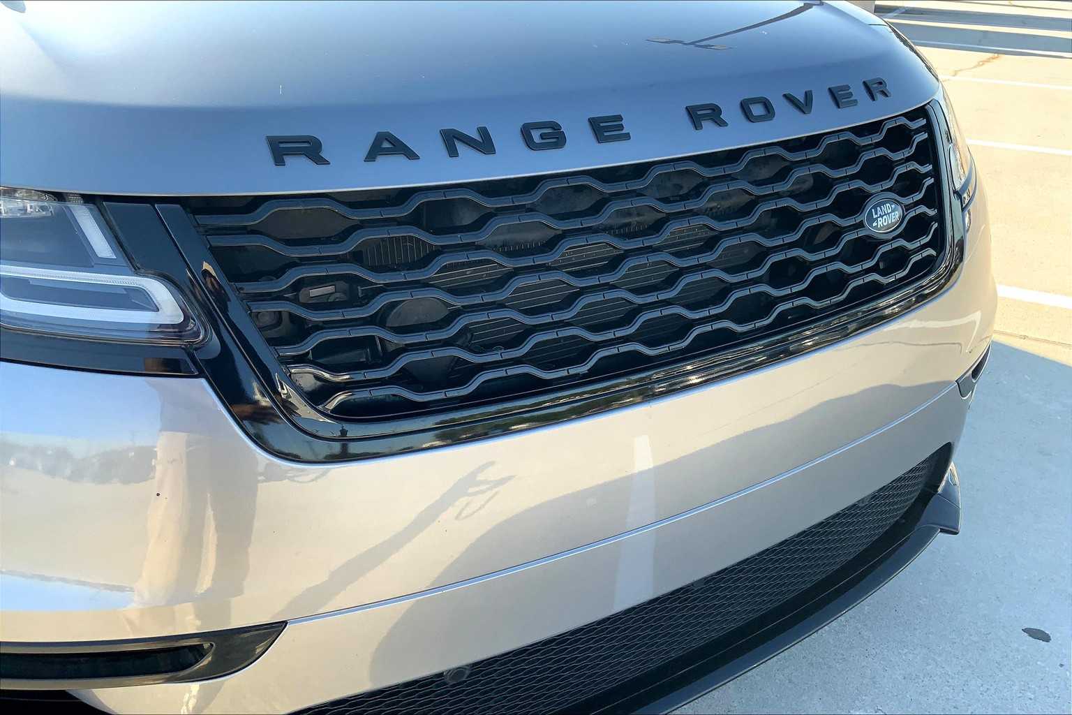 2020 Land Rover Range Rover Velar R-Dynamic S photo 27