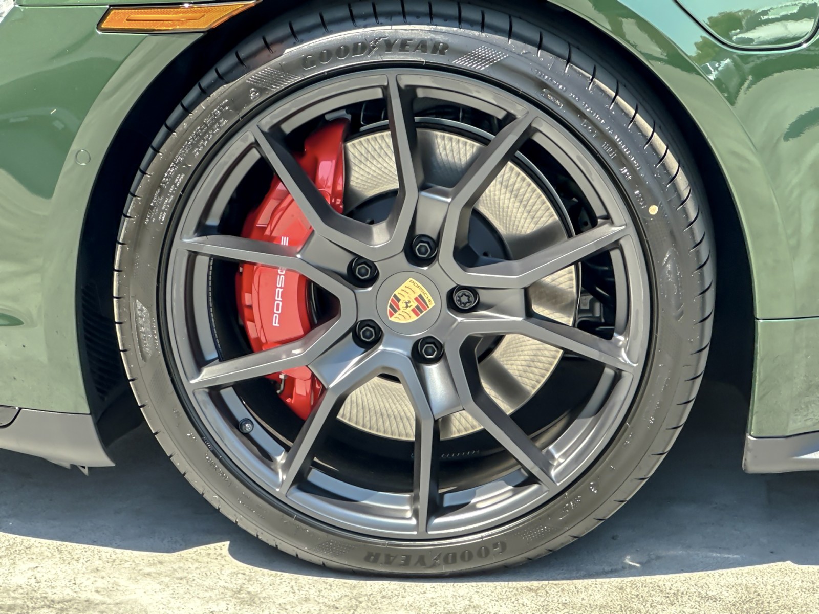 2025 Porsche Taycan GTS photo 25
