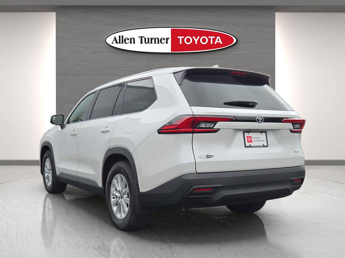 2025 Toyota Grand Highlander XLE photo 9