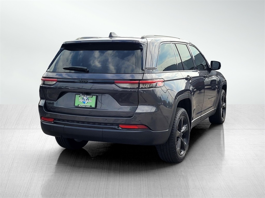 2022 Jeep Grand Cherokee Altitude photo 3