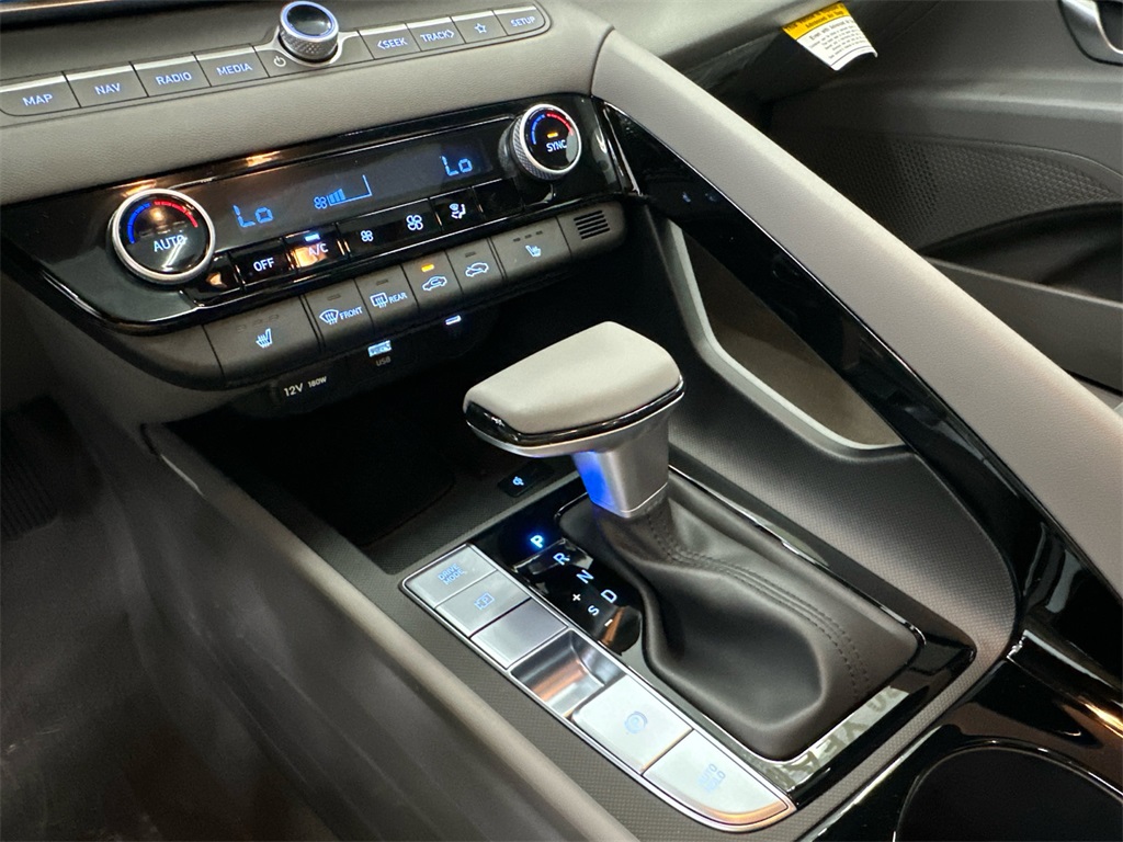 2025 Hyundai Elantra SEL Convenience photo 31