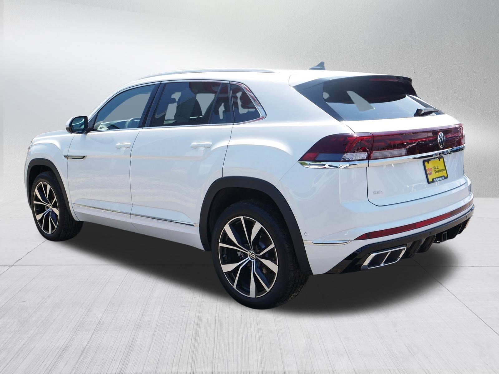 2024 Volkswagen Atlas Cross Sport SEL Premium R-Line photo 4