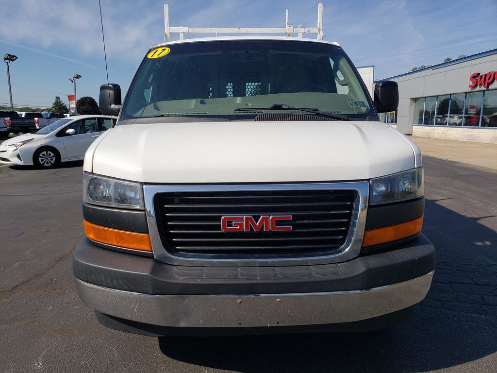 2017 Gmc Savana 2500 Cargo photo 2