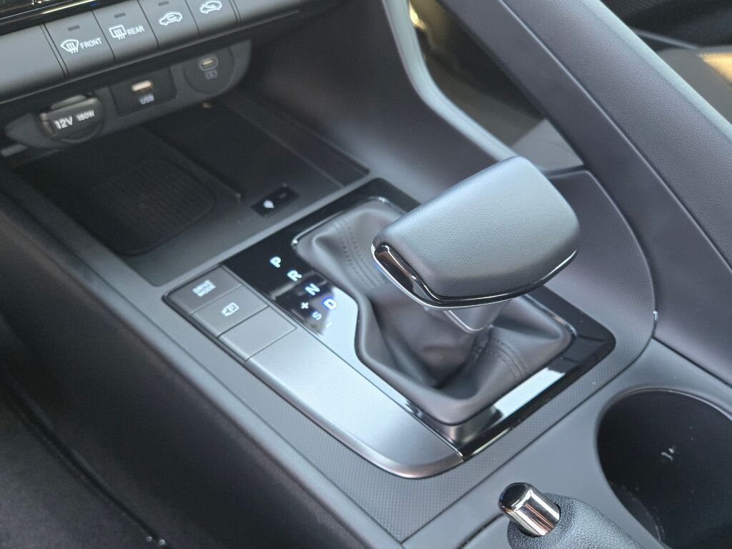 2025 Hyundai Elantra SEL Sport photo 19