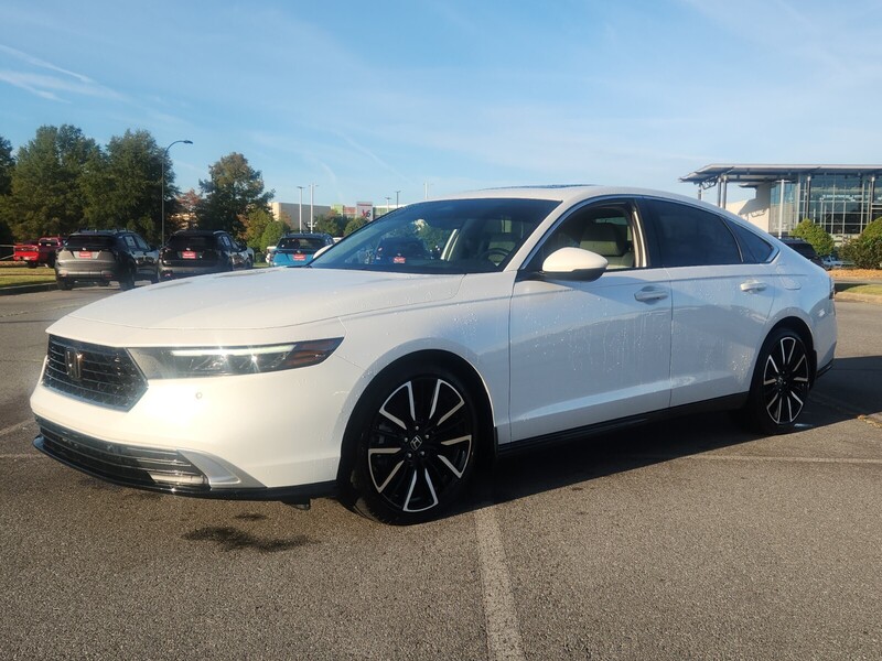2025 Honda Accord Hybrid Touring photo 3