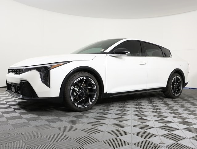 2025 Kia K4 GT-Line's photo