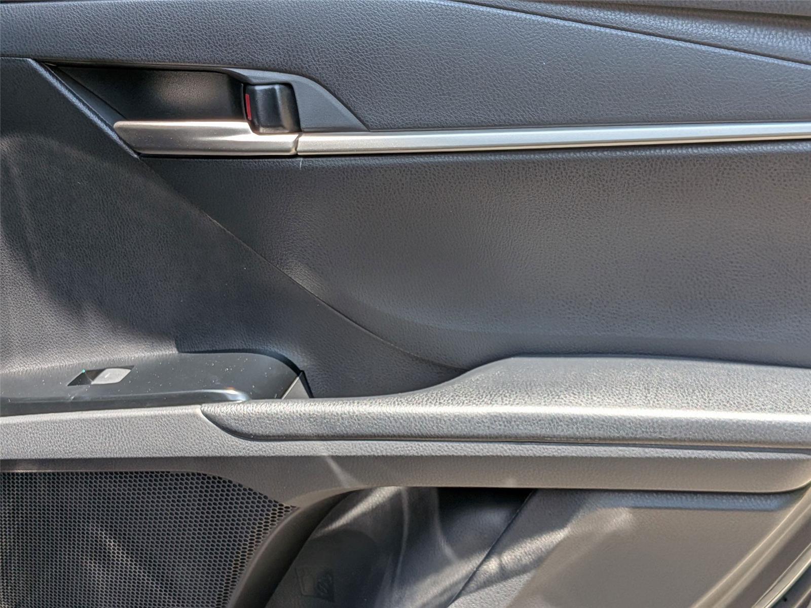 2025 Toyota Camry SE photo 29