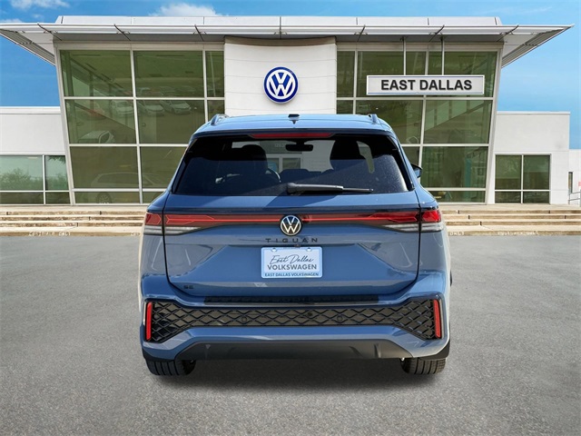 2026 Volkswagen Tiguan SE R-Line Black photo 3