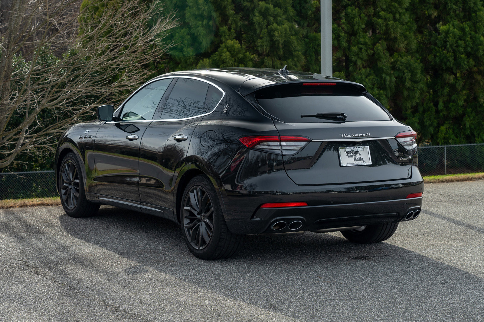 2024 Maserati Levante GT photo 2