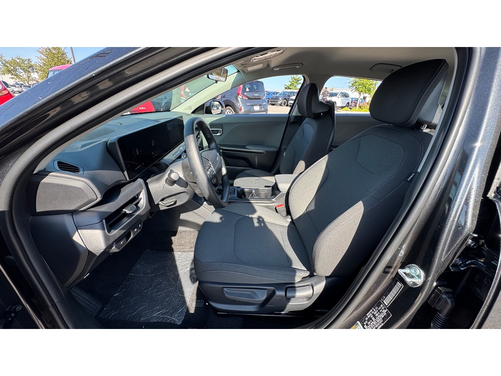 2025 Kia K4 LXS photo 5