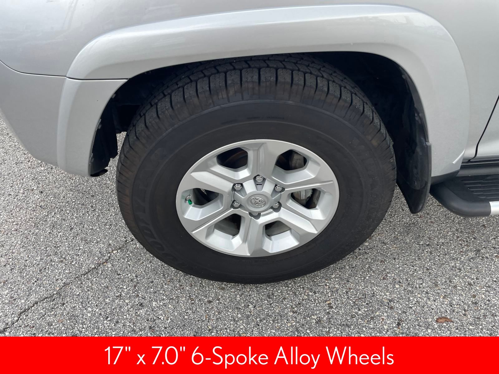 2019 Toyota 4Runner SR5 photo 3