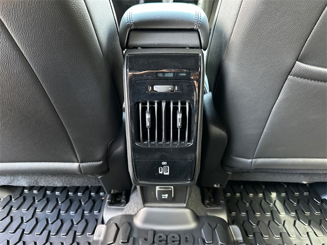 2025 Jeep Compass Latitude photo 14