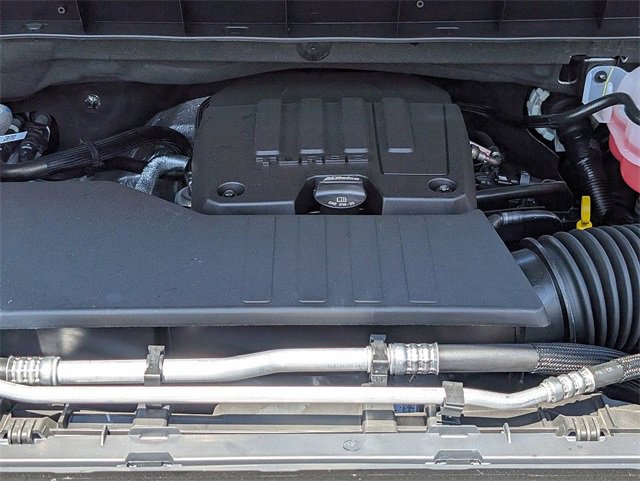2025 Chevrolet Silverado 1500 LT photo 4