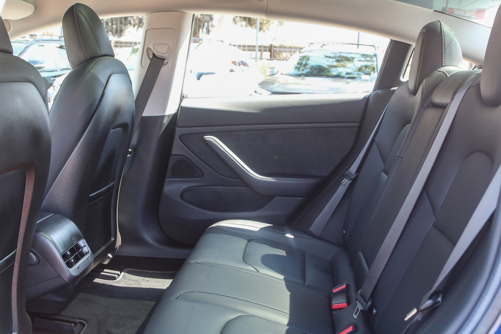2018 Tesla Model 3 Long Range photo 18