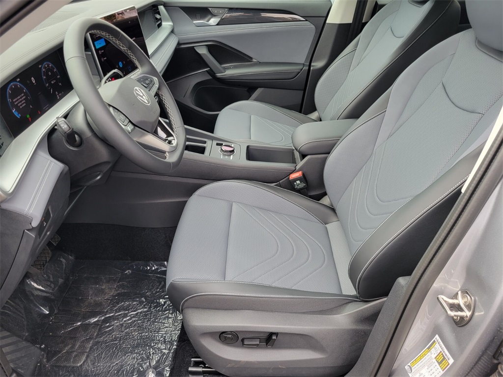 2025 Volkswagen Tiguan SE photo 6