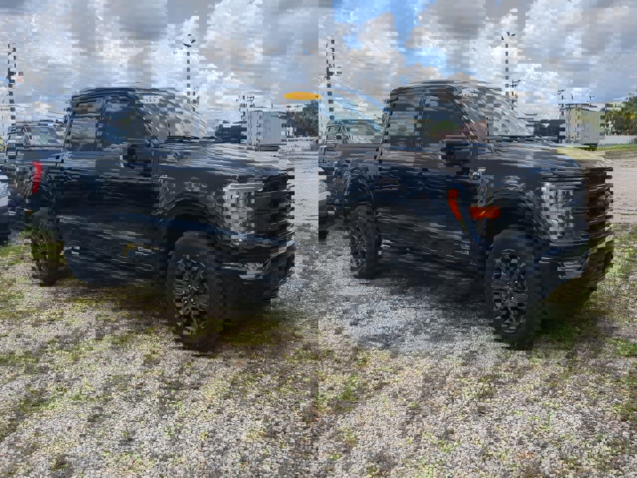 2023 Ford F-150 XL photo 2