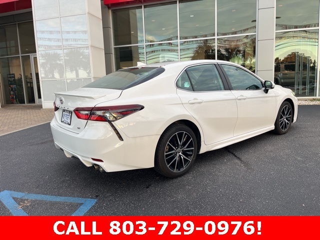 2021 Toyota Camry SE photo 2