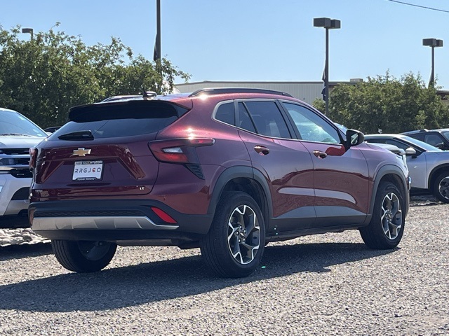 2024 Chevrolet Trax LT photo 4