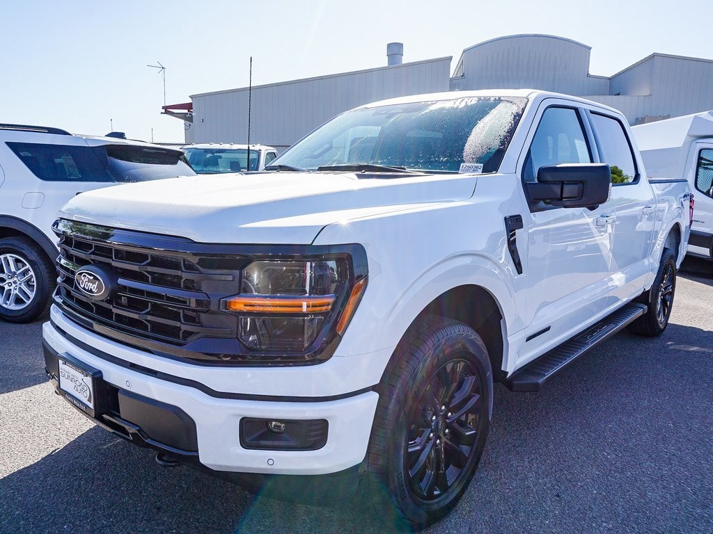2025 Ford F-150 XLT photo 3