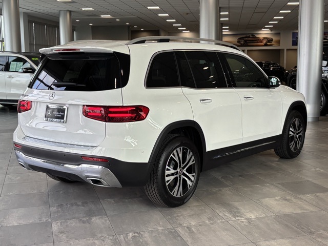 2025 Mercedes Benz GLB 250 photo 3
