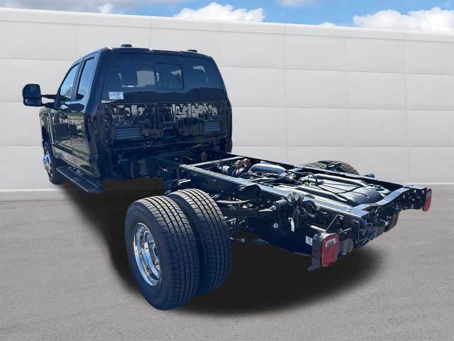2025 Ford F-350 photo 3