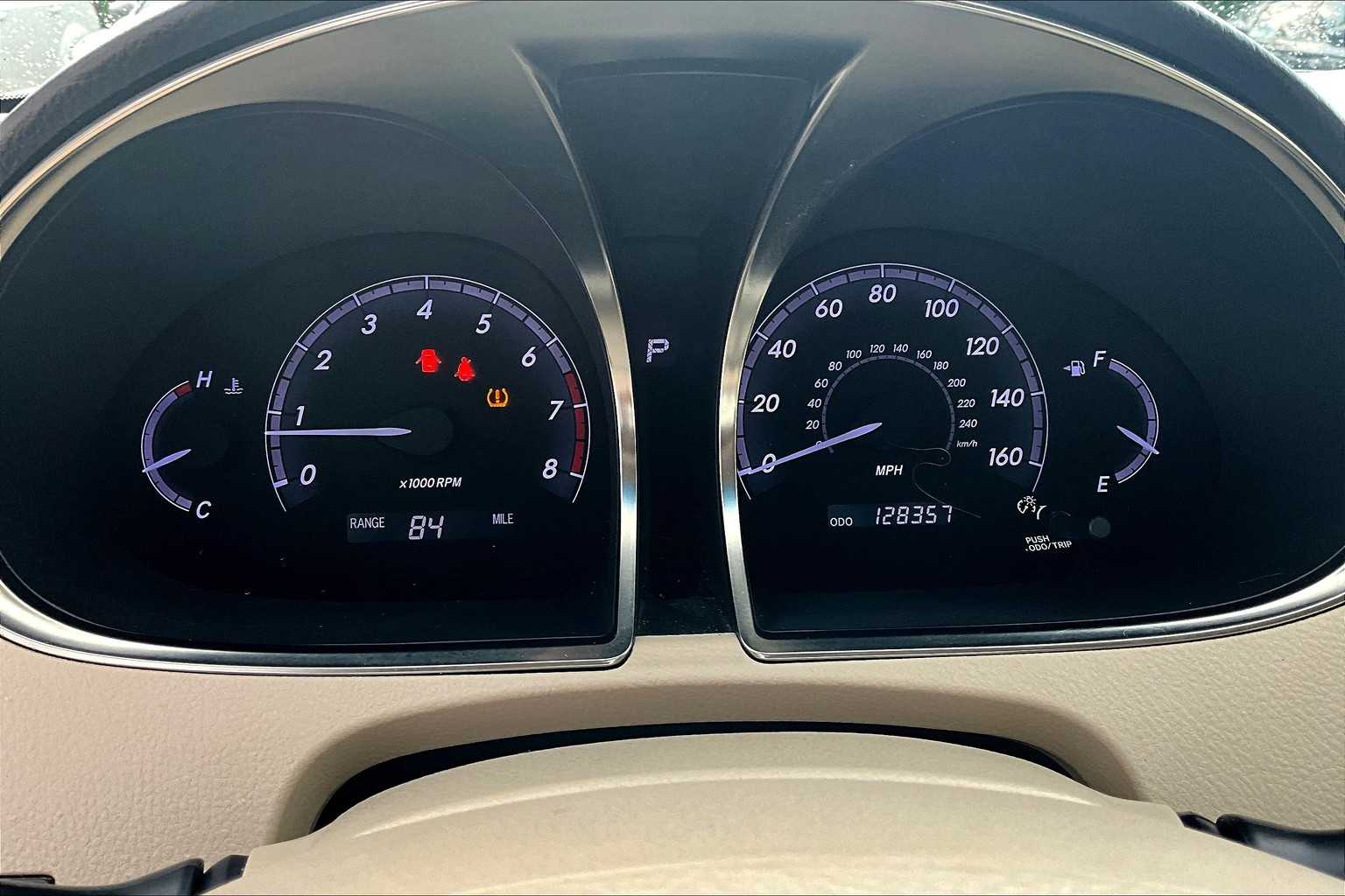 2011 Toyota Avalon Limited photo 24