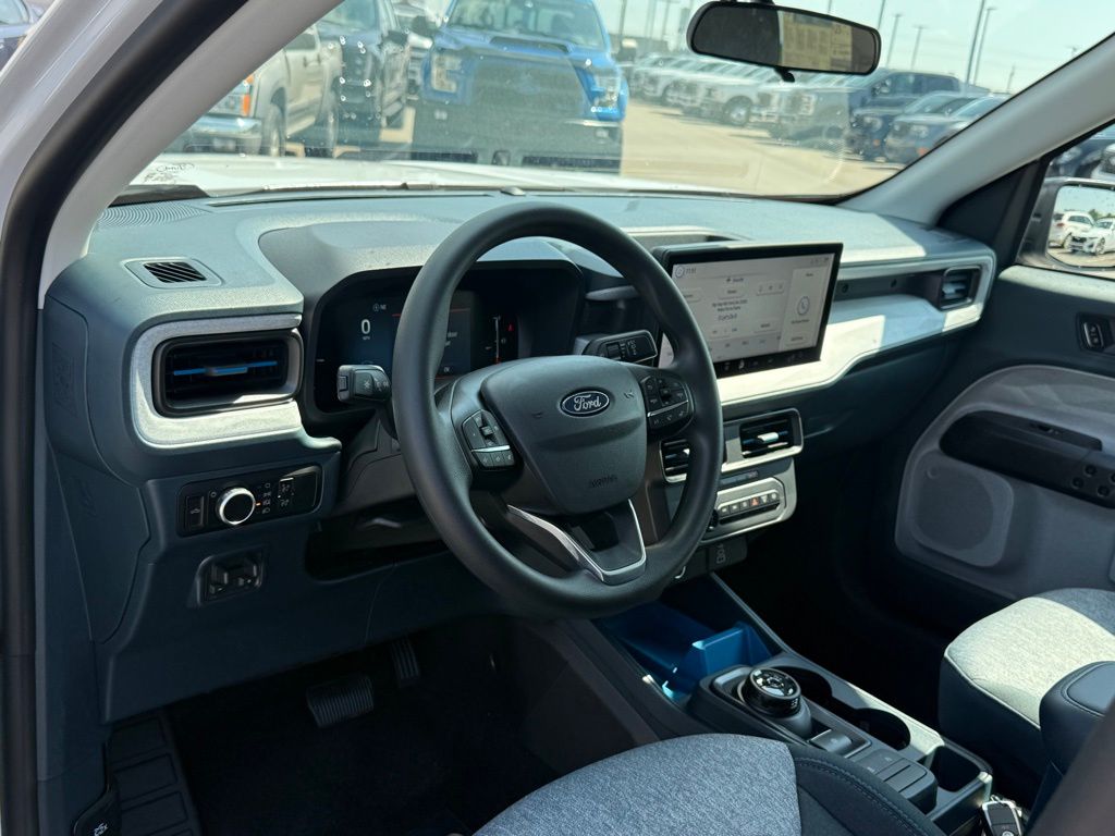2025 Ford Maverick XLT photo 2