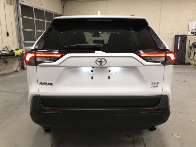2021 Toyota RAV4 XLE photo 4