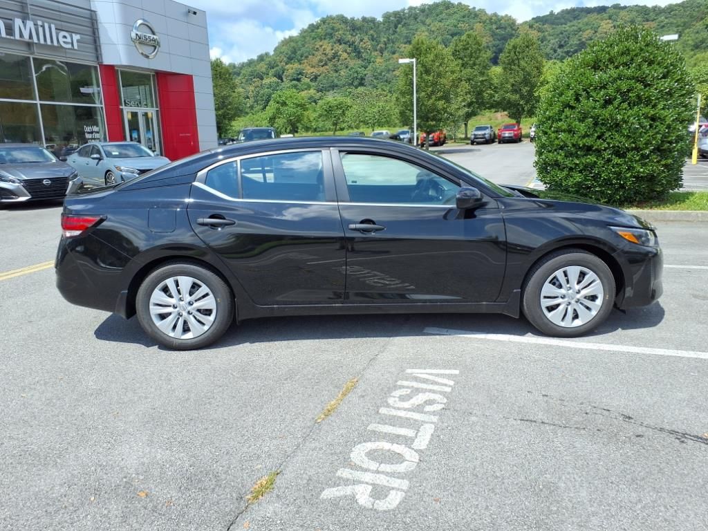 2025 Nissan Sentra S photo 2