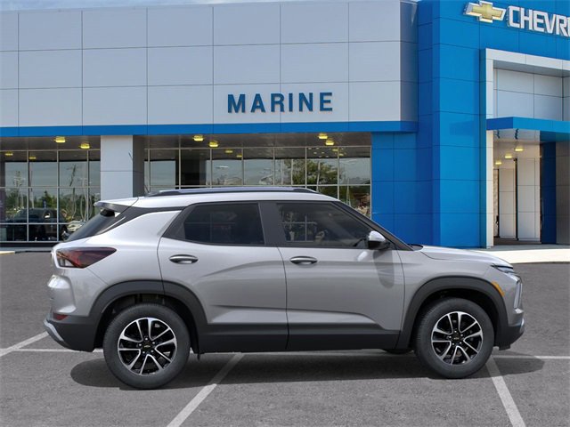 2026 Chevrolet Trailblazer LT photo 2