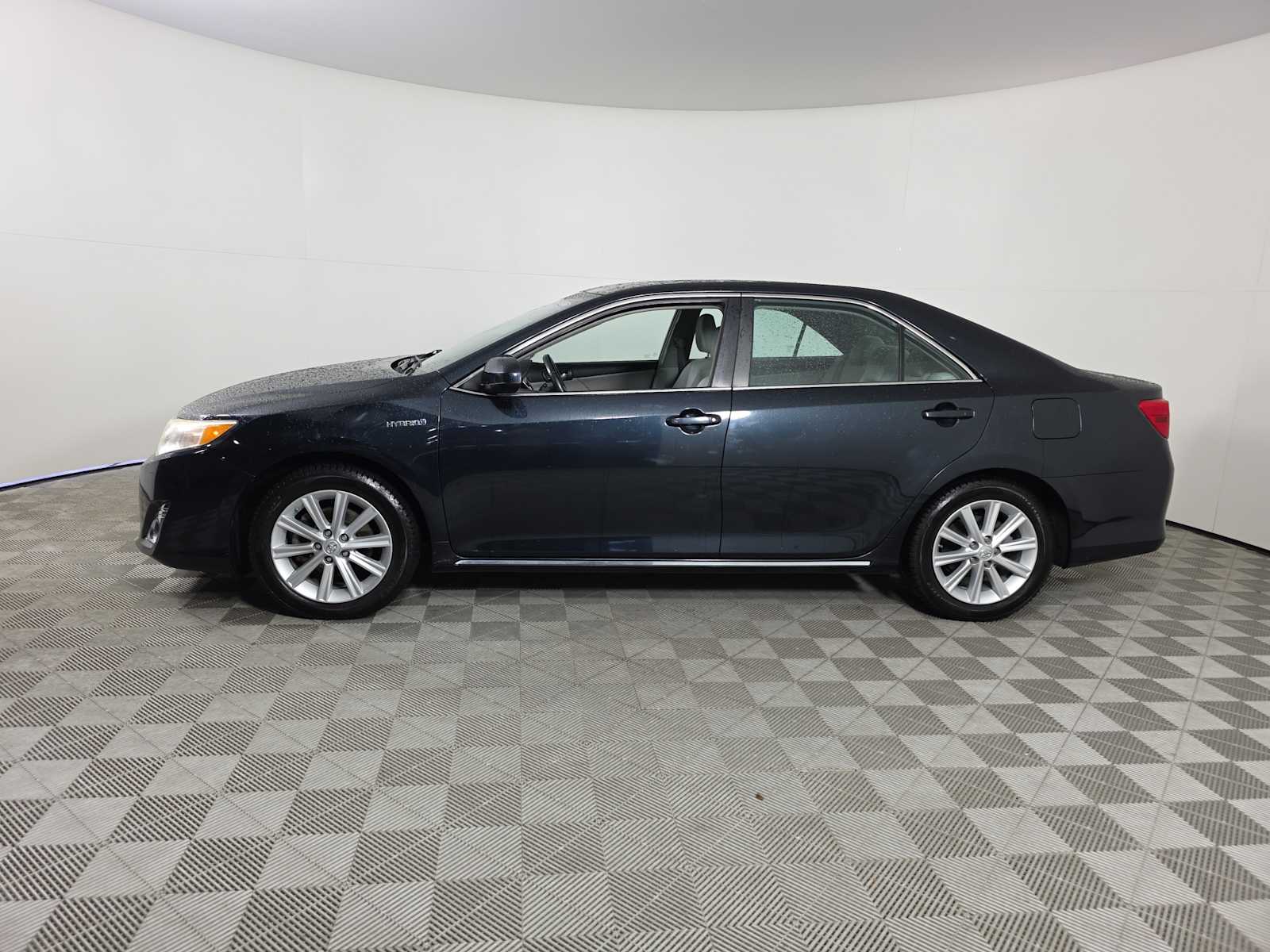 2014 Toyota Camry Hybrid XLE photo 4