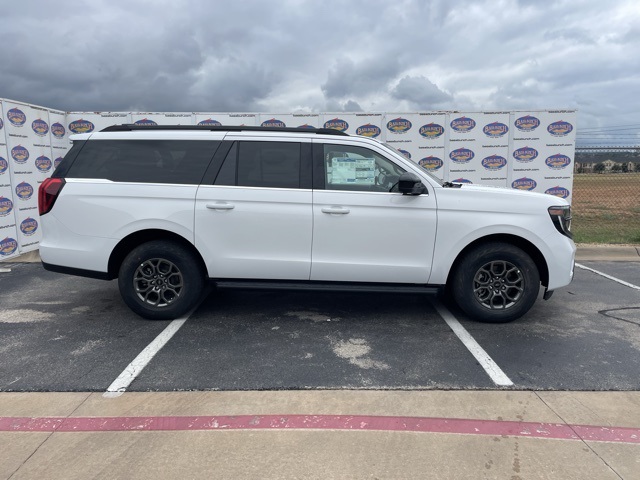 2025 Ford Expedition Active's photo