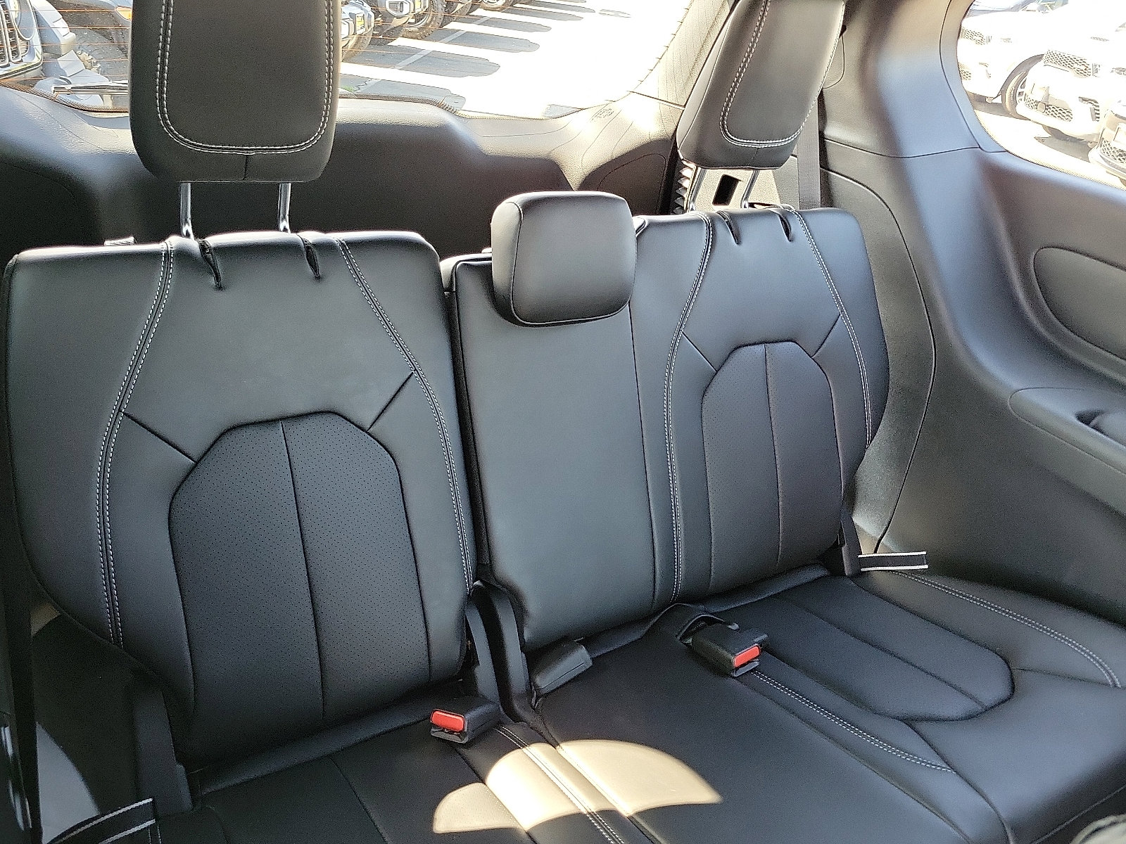2025 Chrysler Voyager LX photo 13