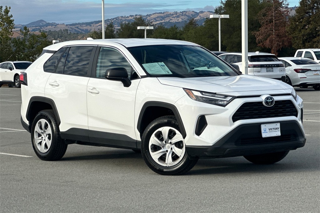 2024 Toyota RAV4 LE photo 2
