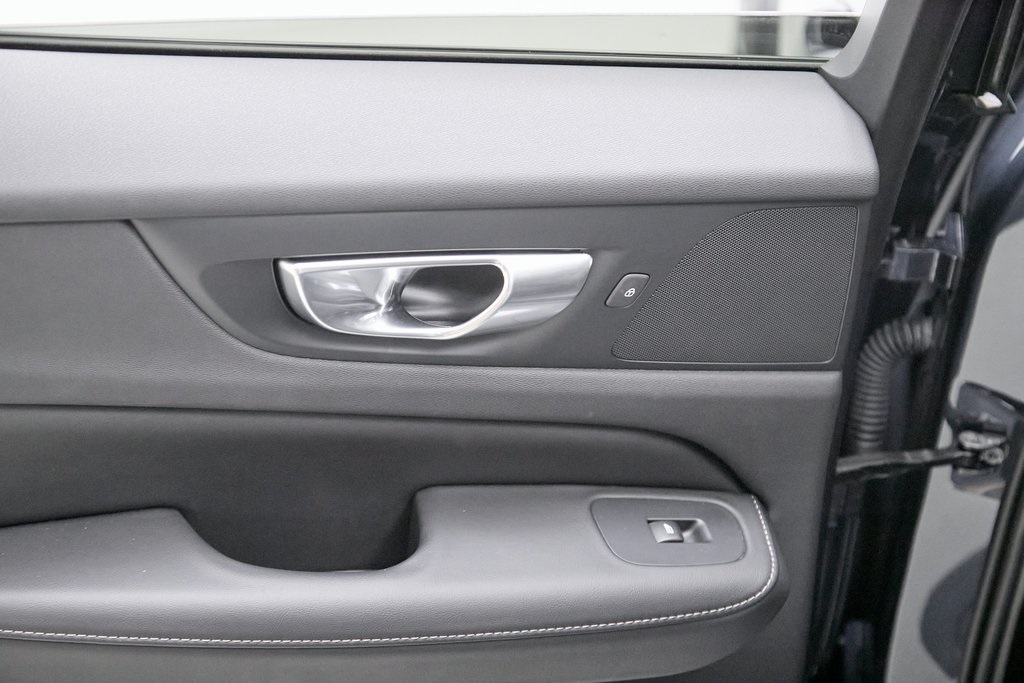 2024 VOLVO V60CC - Image 20
