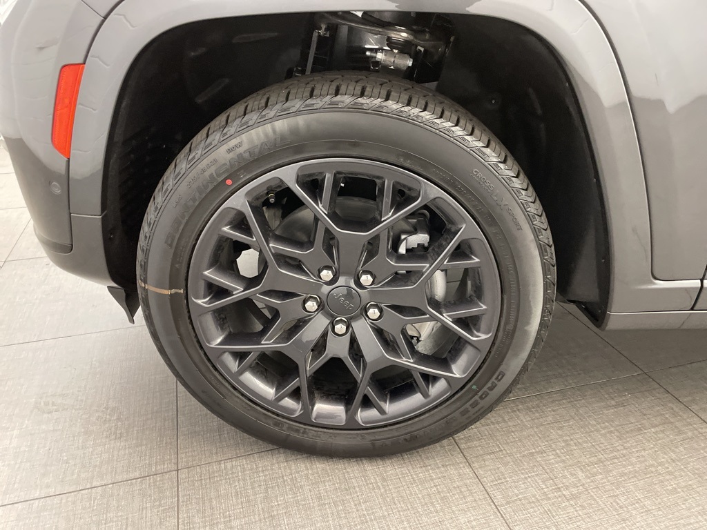 2025 Jeep Grand Cherokee L Summit Reserve photo 8