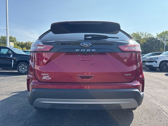 2021 Ford Edge SEL photo 3