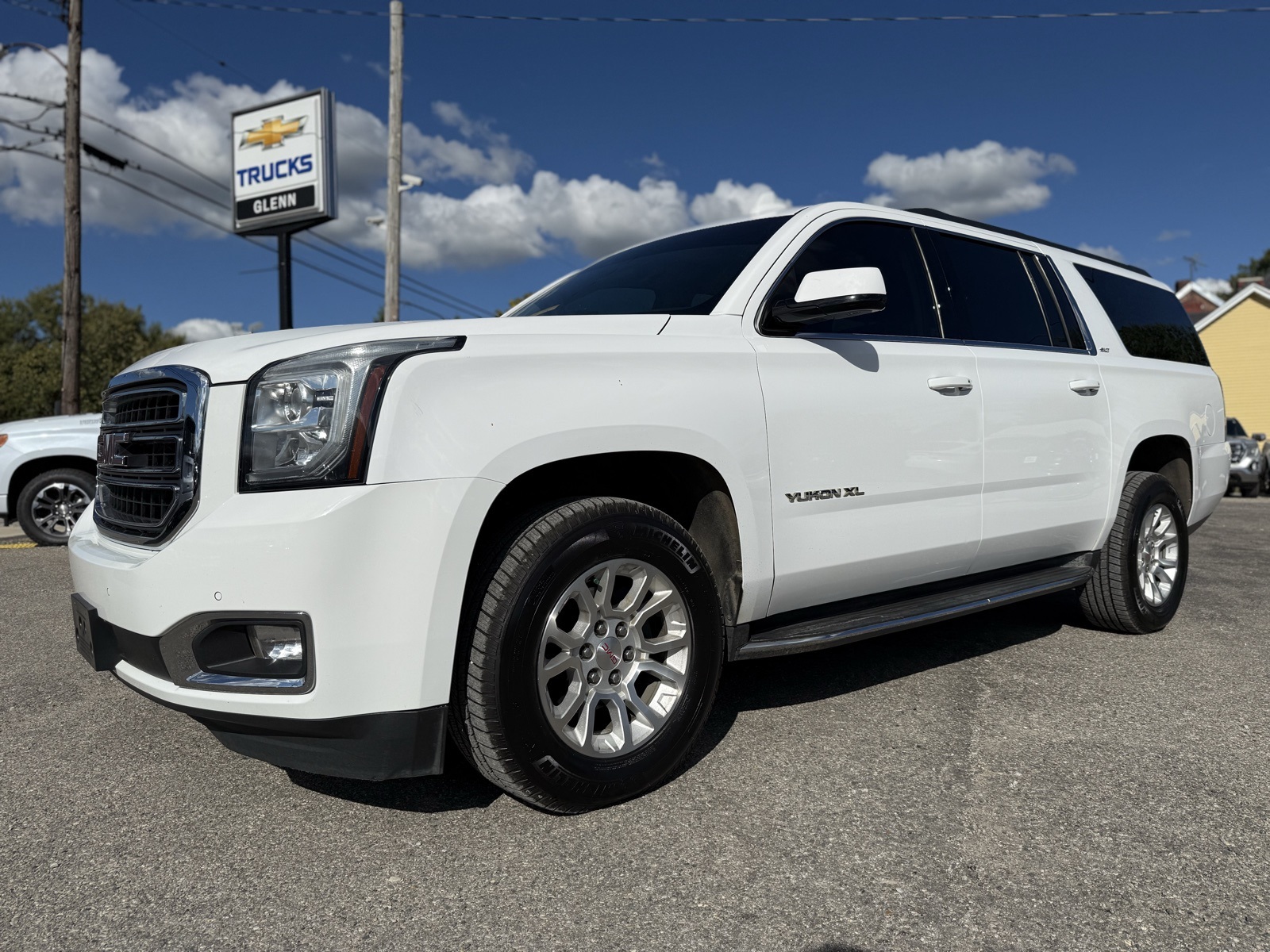 2019 Gmc Yukon XL SLT photo 2