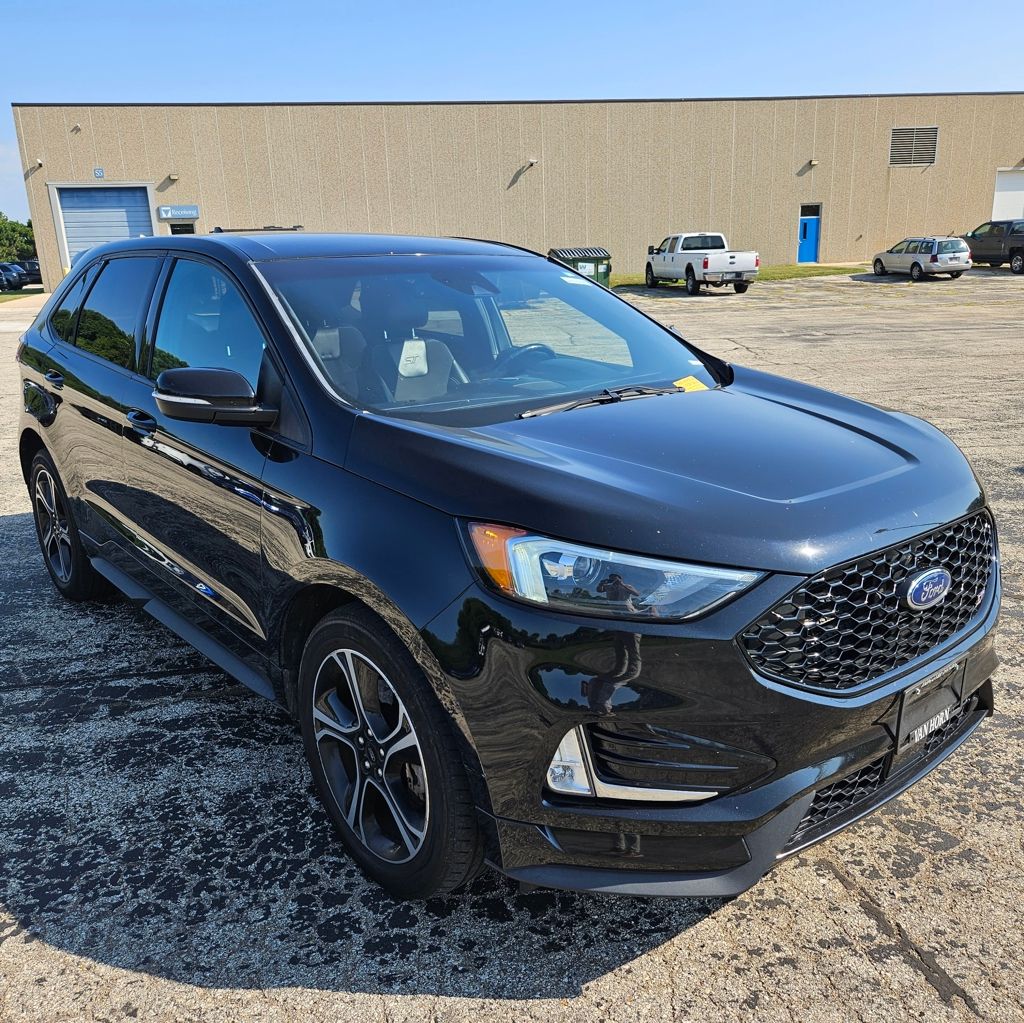 2019 Ford Edge ST photo 4