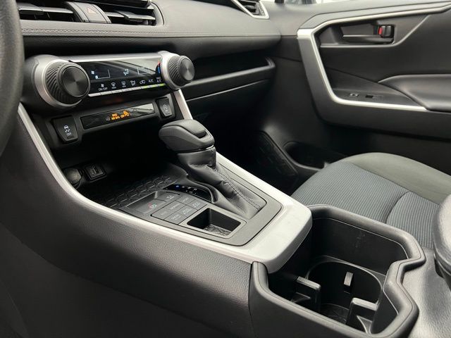 2024 Toyota RAV4 LE photo 23