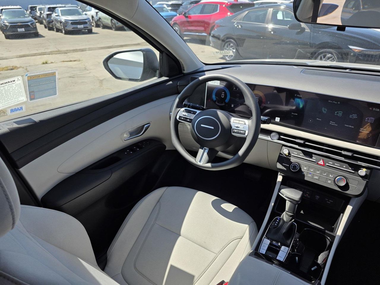 2025 Hyundai Tucson SE photo 14