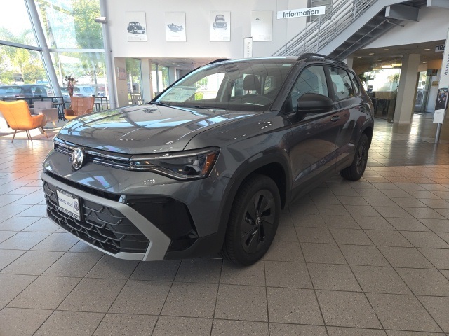 2025 Volkswagen Taos S photo 3