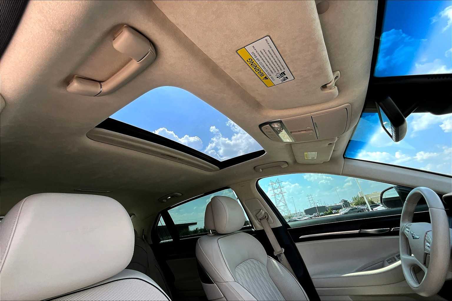 2022 Genesis G90 3.3T Premium photo 12