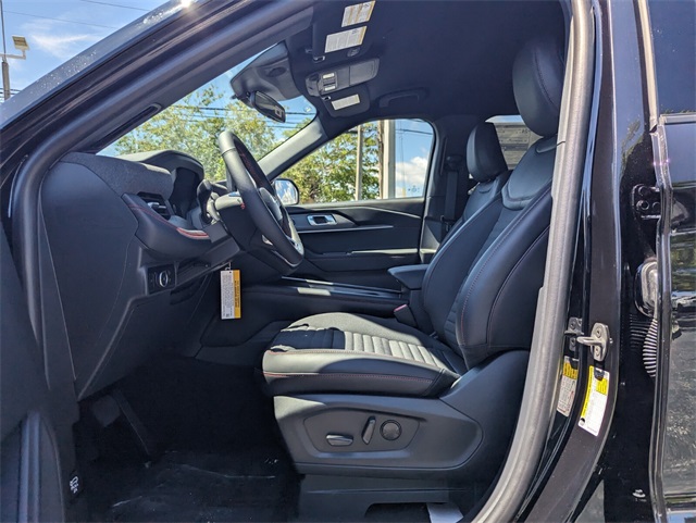 2025 Ford Explorer ST-Line photo 4