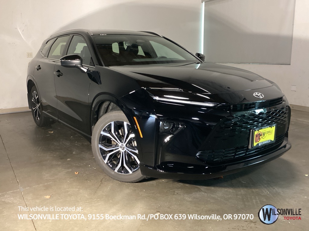 2025 Toyota Crown Signia XLE's photo