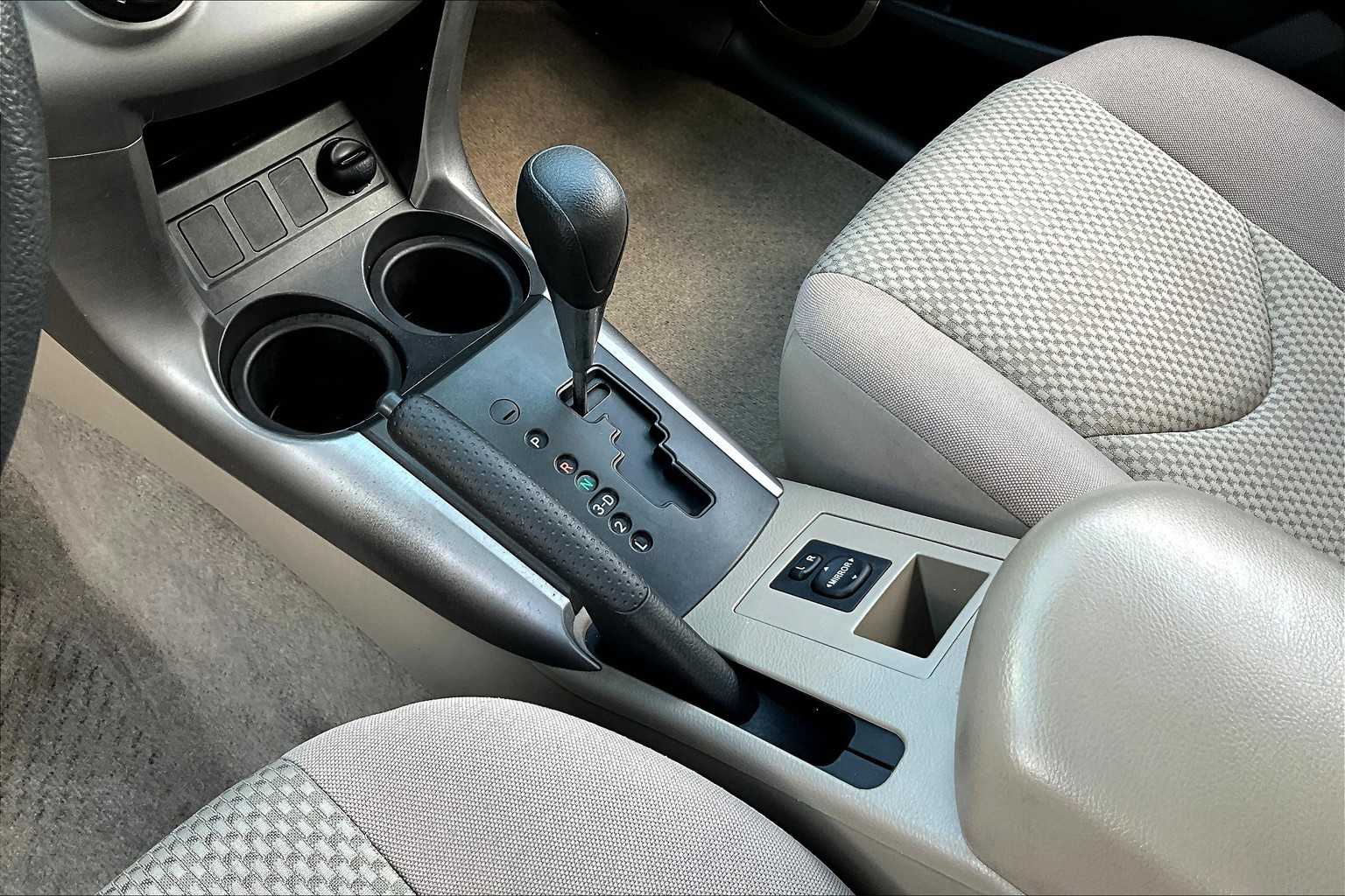 2008 Toyota RAV4 Sport photo 14